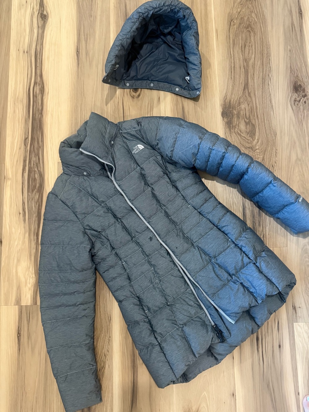 The North Face Womens Gray Packable Puffer Jacket with Detachable Hood